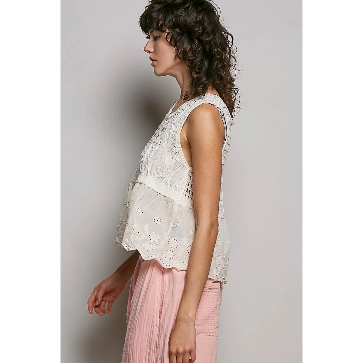 Boho Crochet Ribbon Motif Scalloped Trim Sleeveless Top: NATURAL - Image 3