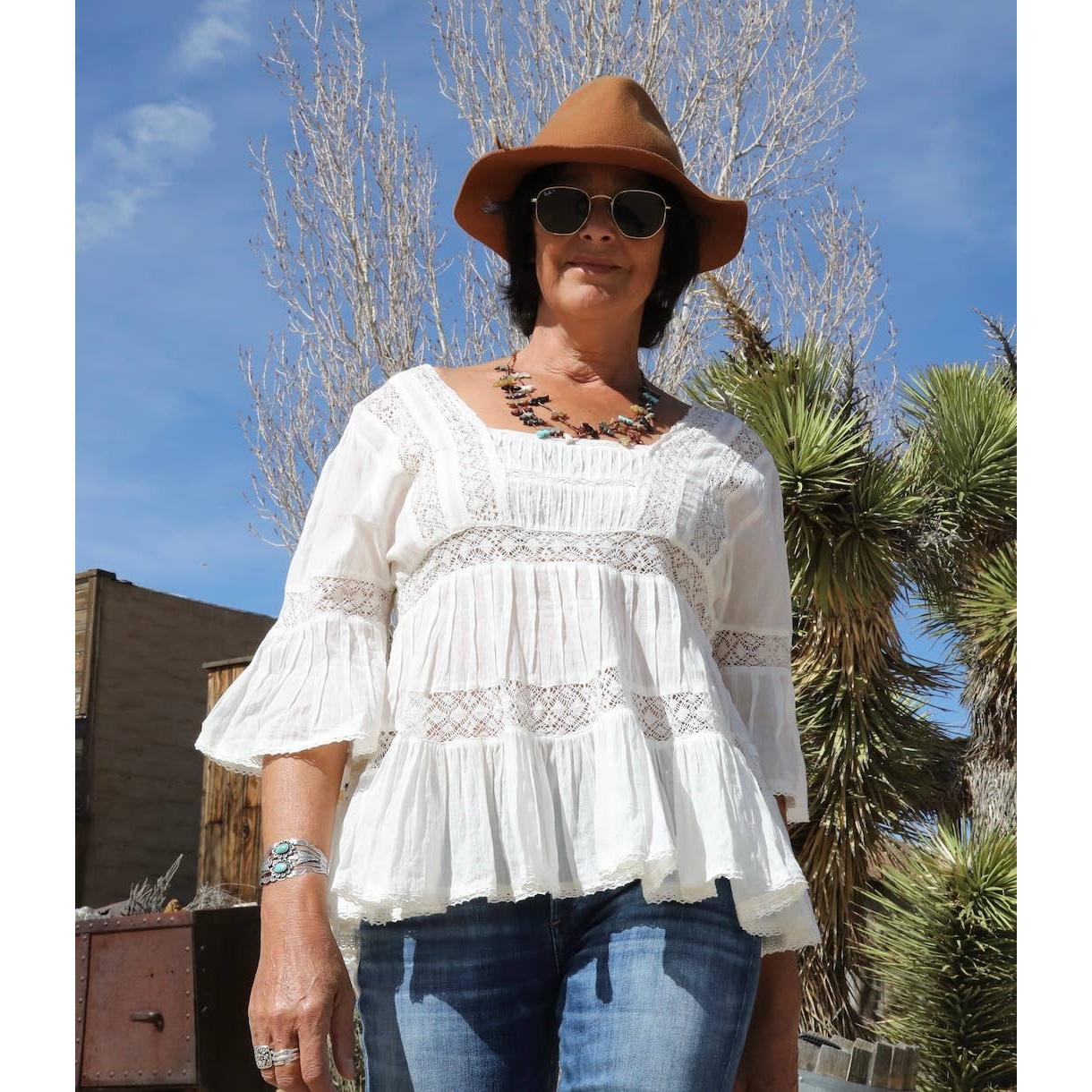 Louise Short Sleeves Blouse With Lace and Tassels Natural